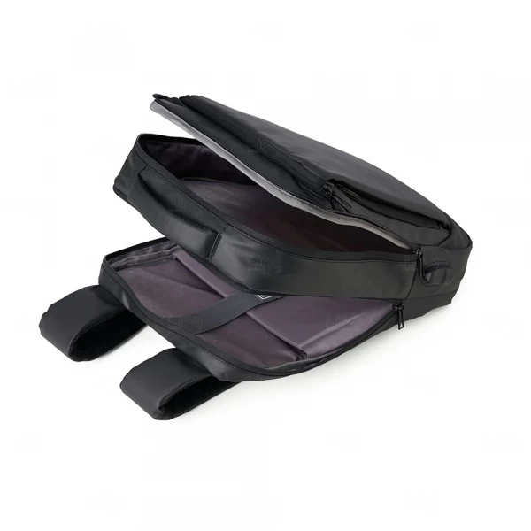 Mochila Couro Sintético 22L com USB Personalizada 