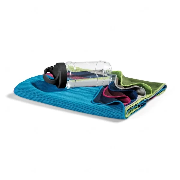 Kit Esportivo Toalha Refrescante e Garrafa Personalizado 