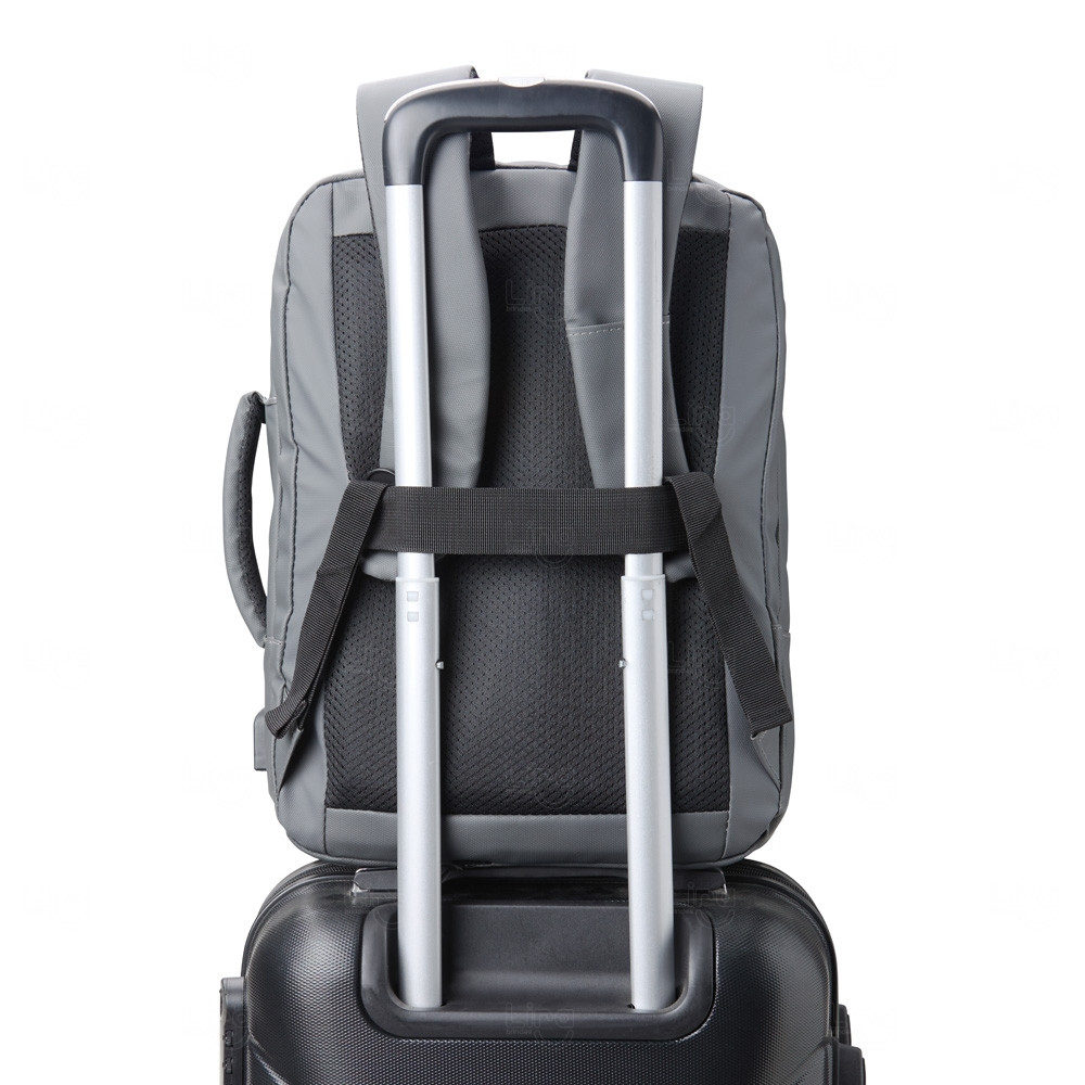 Mochila Executiva 23L em Couro Sintético com USB 